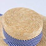 Chapeau de paille élégant à large bord avec ruban rayé – Image 4