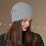 Bonnet doux avec strass scintillants – Image 5