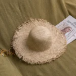 Chapeau de paille bohème et décontracté à bord effiloché – Image 10