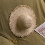 Chapeau de paille bohème et décontracté à bord effiloché – Image 12