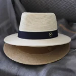 Chapeau Panama double couleur à ruban noir et médaillon doré – Image 2