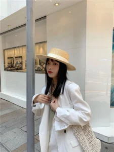 Chapeau canotier en paille tressée et ruban raffiné – Image 11