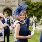Chapeau de Mariage Fascinator Bibi en Maille et Plumes avec Serre-Tête Amovible – Image 3