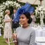 Chapeau de Mariage Fascinator Bibi en Maille et Plumes avec Serre-Tête Amovible – Image 2