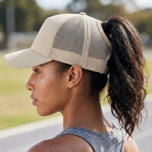 Casquette de sport femme avec ouverture pour queue de cheval