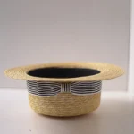 Chapeau Canotier en Paille Fine pour Femme avec Ruban Rayé et Nœud Élégant – Image 11