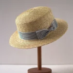 Chapeau Canotier en Paille Fine pour Femme avec Ruban Rayé et Nœud Élégant – Image 7