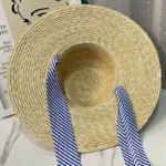 Chapeau de Soleil Canotier en Paille pour Femme Ruban de Serrage Rayé Bleu et Blanc – Image 9
