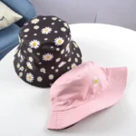 Chapeau bob réversible à motif marguerites – Image 4