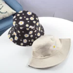 Chapeau bob réversible à motif marguerites – Image 6
