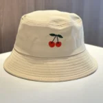 Chapeau bob brodé avec motif cerises – Image 8