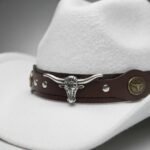 Chapeau de cowboy unisexe avec ceinture en cuir et taureau – Image 7