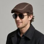 Casquette plate en coton marron avec surpiqûres décoratives – Image 2