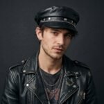 Casquette gavroche noir style militaire avec une chaine – Image 2
