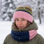 Ensemble bonnet rayé  et écharpe en maille – Image 4