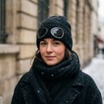 Bonnet noir tricoté avec lunettes intégrées – Image 4