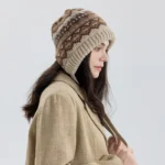 Bonnet péruvien à motifs jacquard nordiques et cache-oreilles