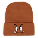 Bonnet marron en maille avec broderie visage Goomba – Image 3