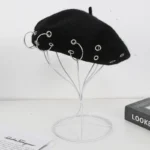 Béret punk grunge avec anneaux métalliques – Image 9