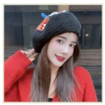 Béret en laine tricoté au crochet style bohème pour femmes – Image 9