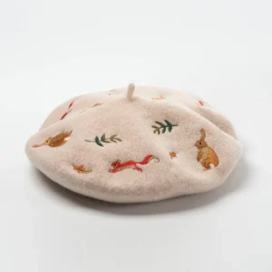 Béret en 100% laine à broderies animaux de la forêt